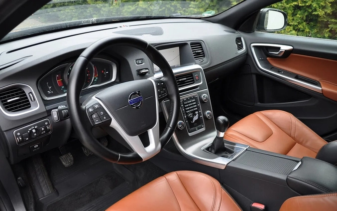 Volvo S60 cena 47800 przebieg: 207000, rok produkcji 2014 z Starachowice małe 529